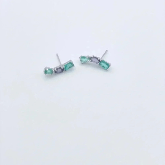 FLORA Stud Earrings - Picture 3 of 4